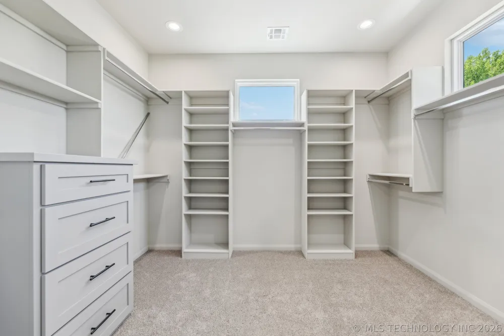421 W Ft Worth Street Broken Arrow, OK 74012