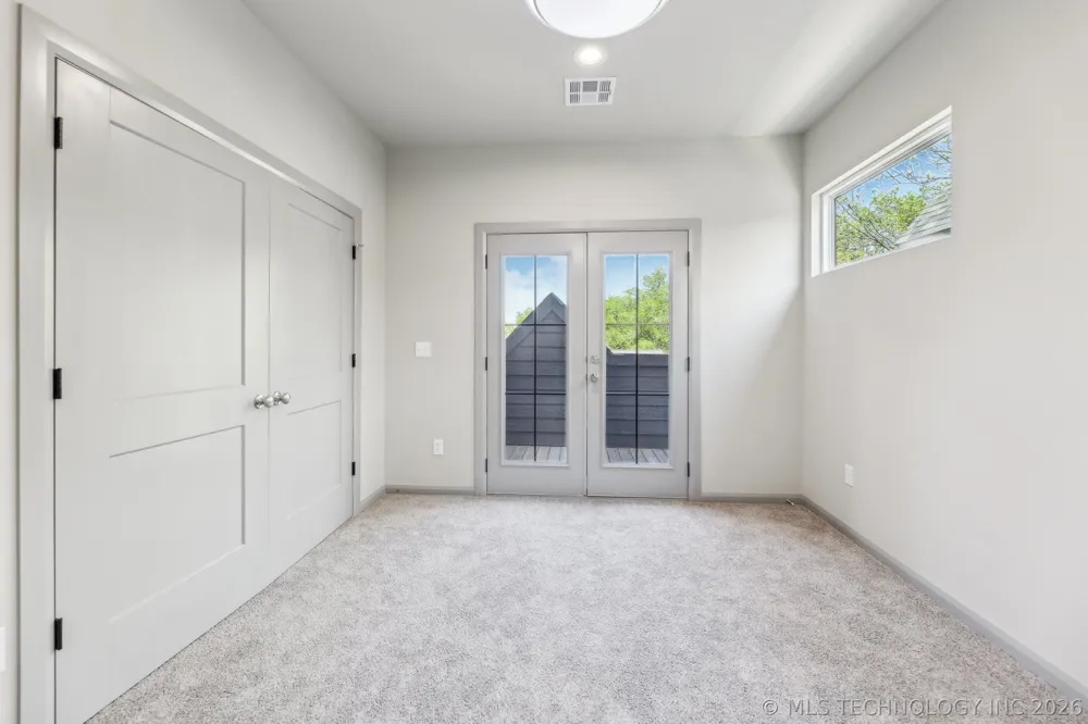 421 W Ft Worth Street Broken Arrow, OK 74012