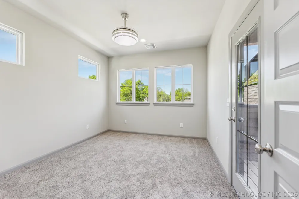 421 W Ft Worth Street Broken Arrow, OK 74012