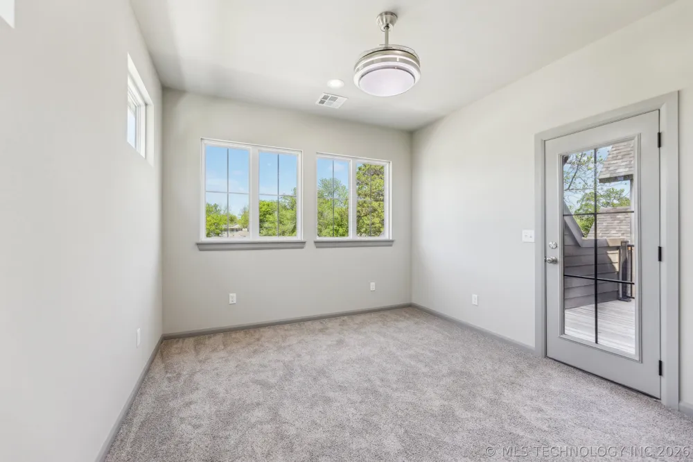 421 W Ft Worth Street Broken Arrow, OK 74012