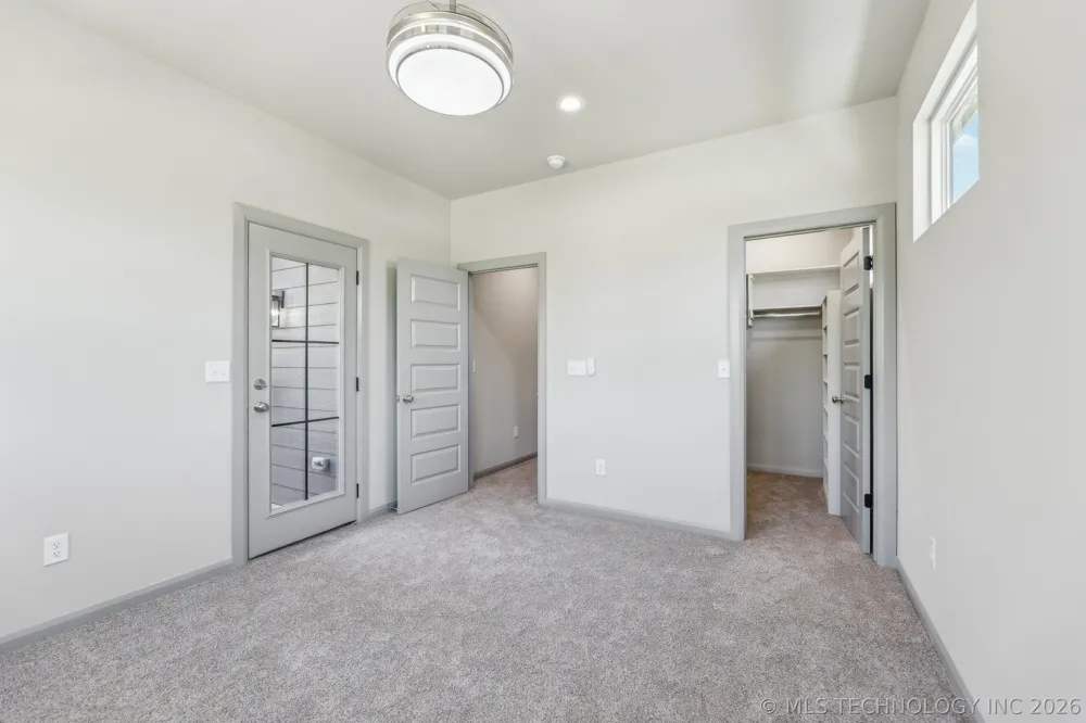 421 W Ft Worth Street Broken Arrow, OK 74012