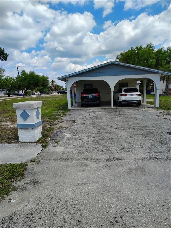 2709 Jackson Fort Myers, FL 33901
