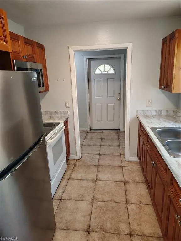2709 Jackson Fort Myers, FL 33901