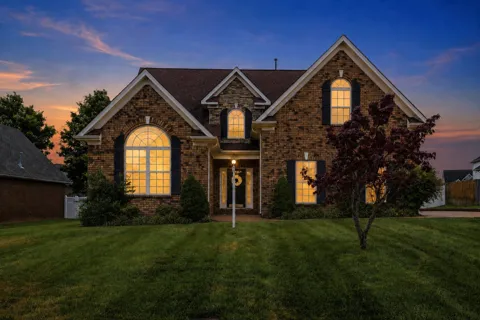 828 Chaqueta Ct