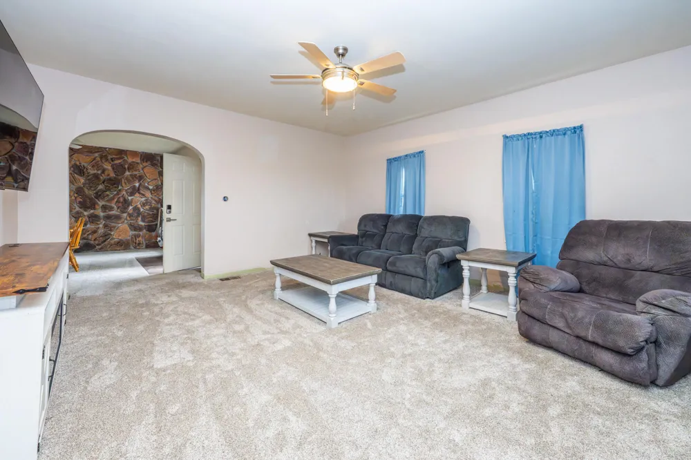 3607 Hillandale Road Eau Claire, MI 49111