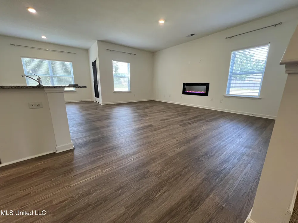 2427 Hyacinth Lane Hernando, MS 38632