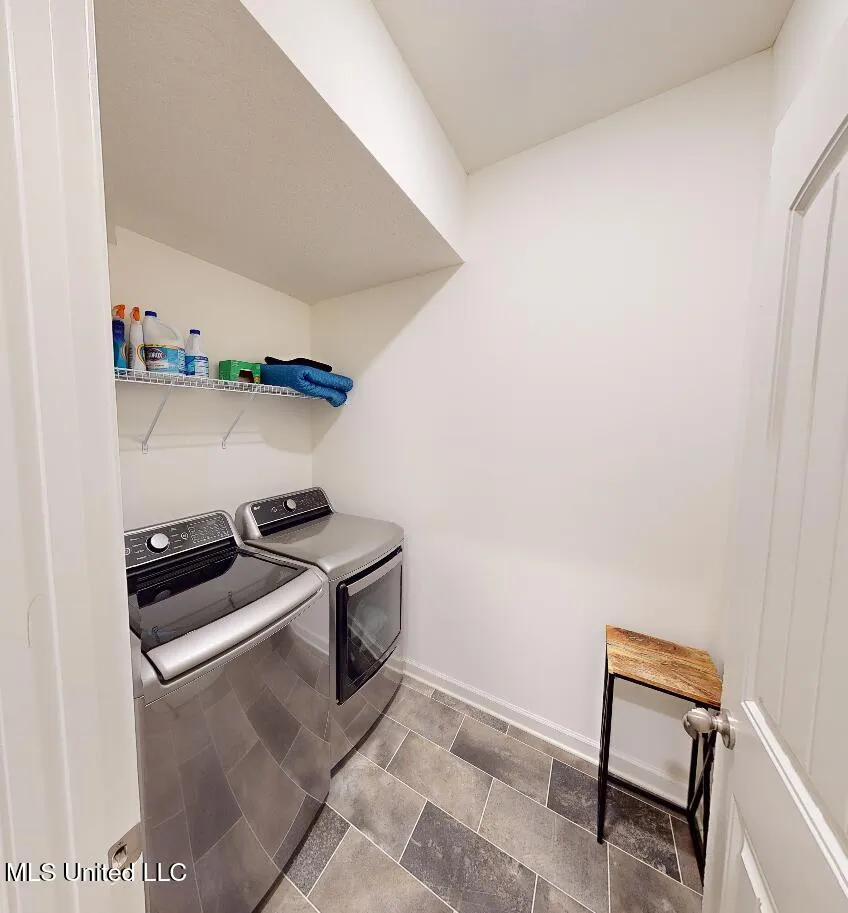 2427 Hyacinth Lane Hernando, MS 38632