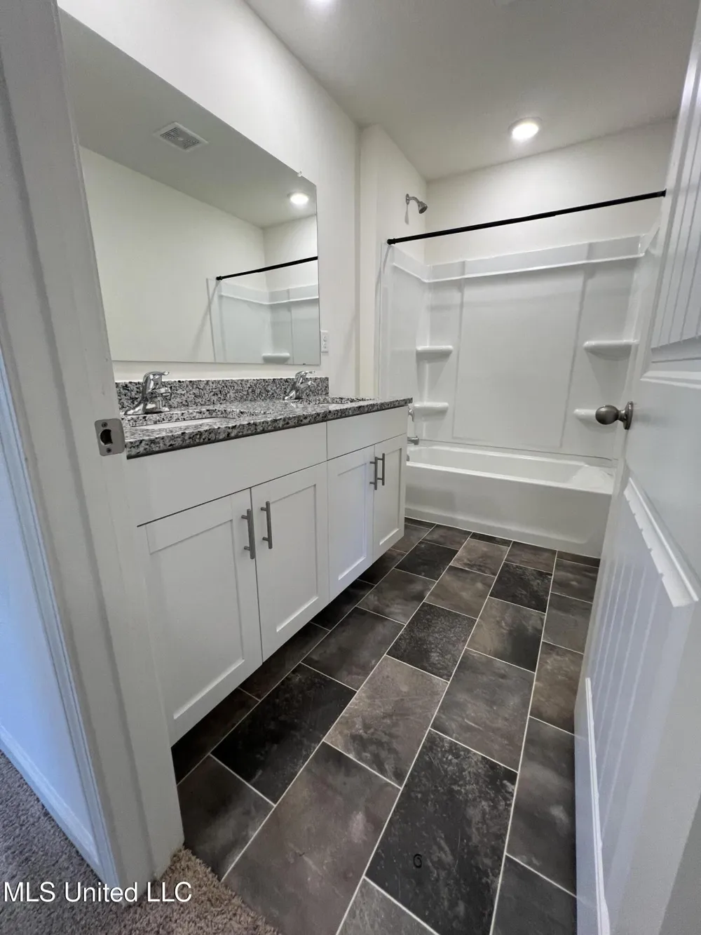 2427 Hyacinth Lane Hernando, MS 38632