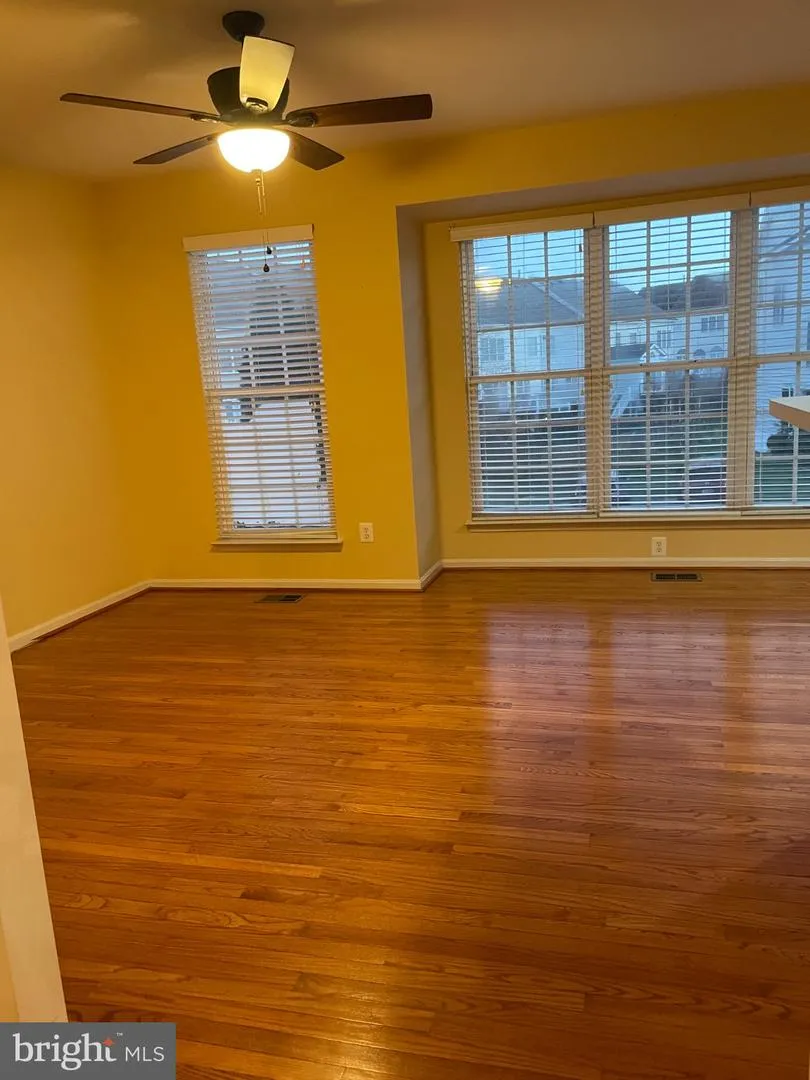 18405 SIERRA SPRINGS SQUARE Leesburg, VA 20176