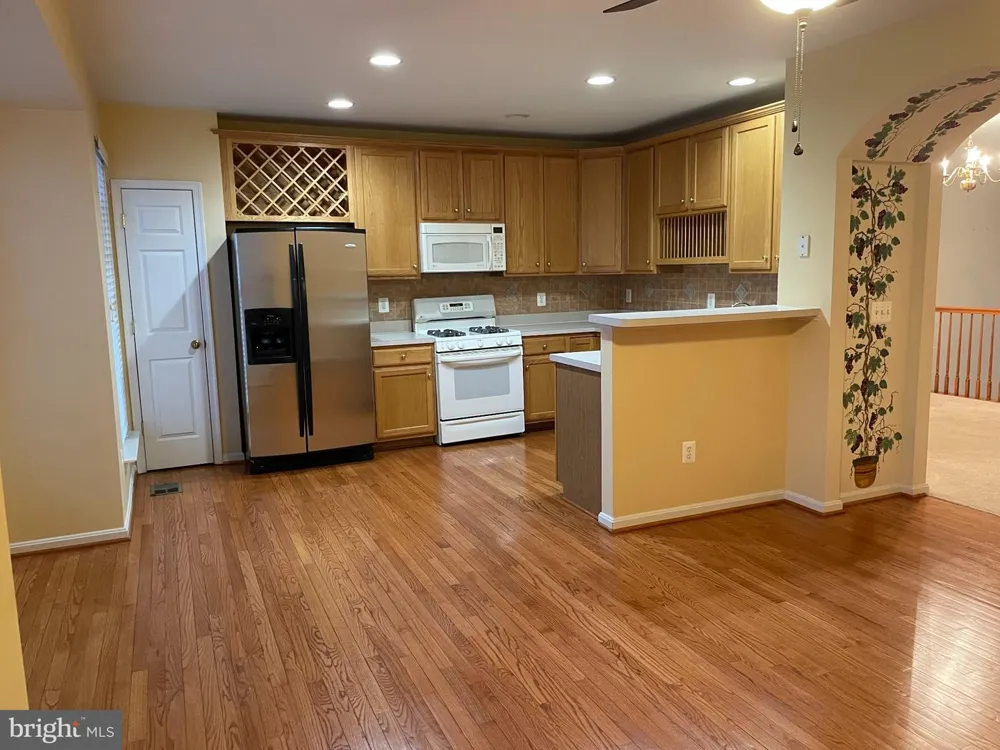 18405 SIERRA SPRINGS SQUARE Leesburg, VA 20176