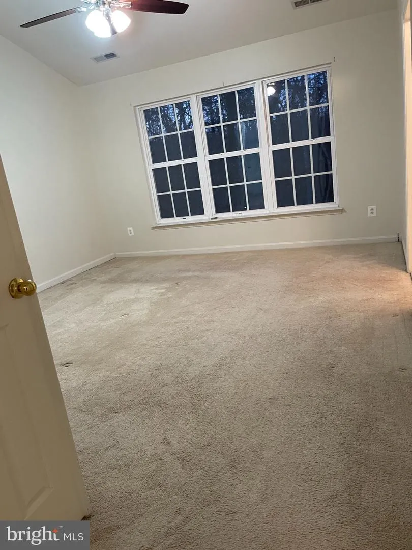 18405 SIERRA SPRINGS SQUARE Leesburg, VA 20176