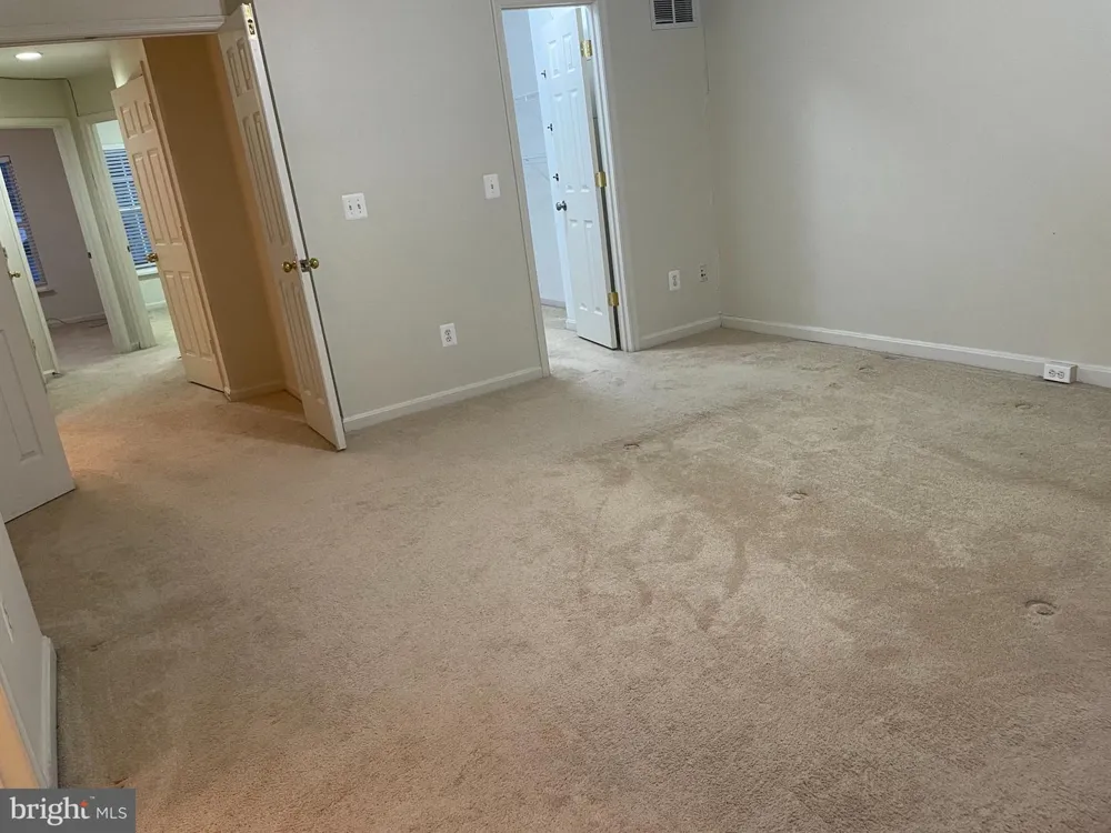 18405 SIERRA SPRINGS SQUARE Leesburg, VA 20176