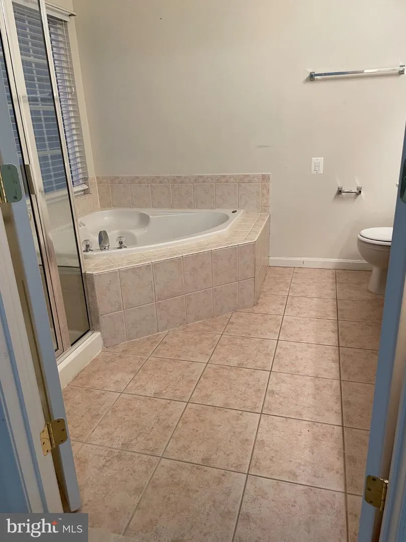 18405 SIERRA SPRINGS SQUARE Leesburg, VA 20176