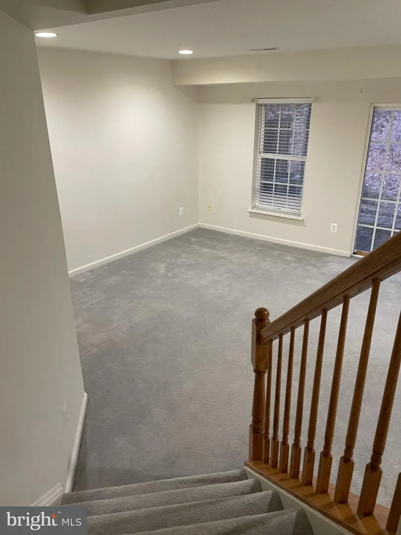 18405 SIERRA SPRINGS SQUARE Leesburg, VA 20176