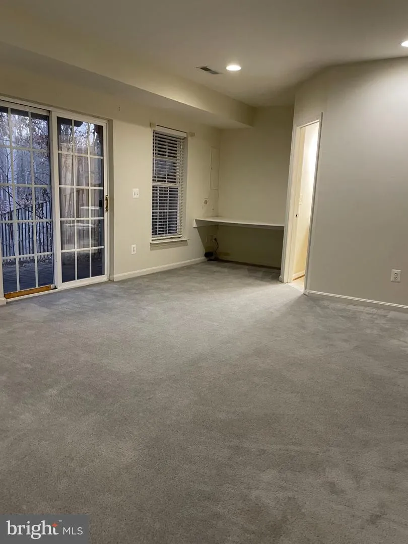18405 SIERRA SPRINGS SQUARE Leesburg, VA 20176