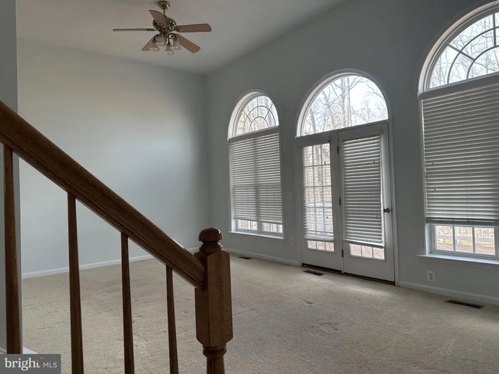 18405 SIERRA SPRINGS SQUARE Leesburg, VA 20176