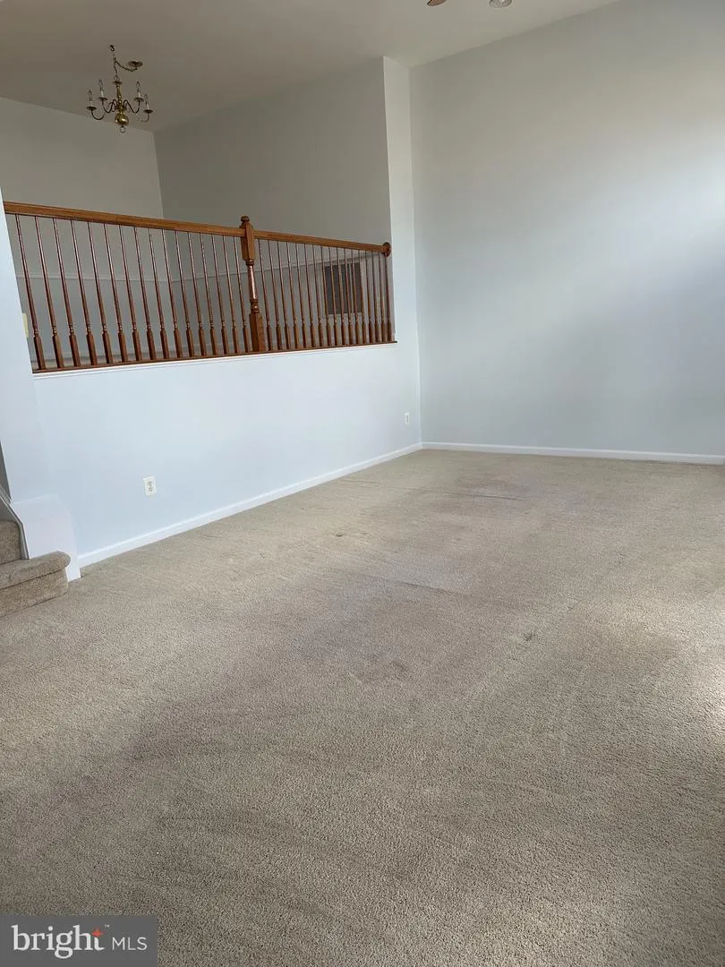 18405 SIERRA SPRINGS SQUARE Leesburg, VA 20176