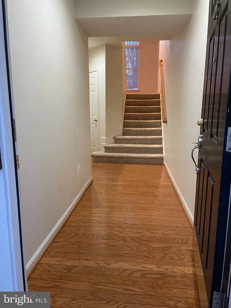 18405 SIERRA SPRINGS SQUARE Leesburg, VA 20176