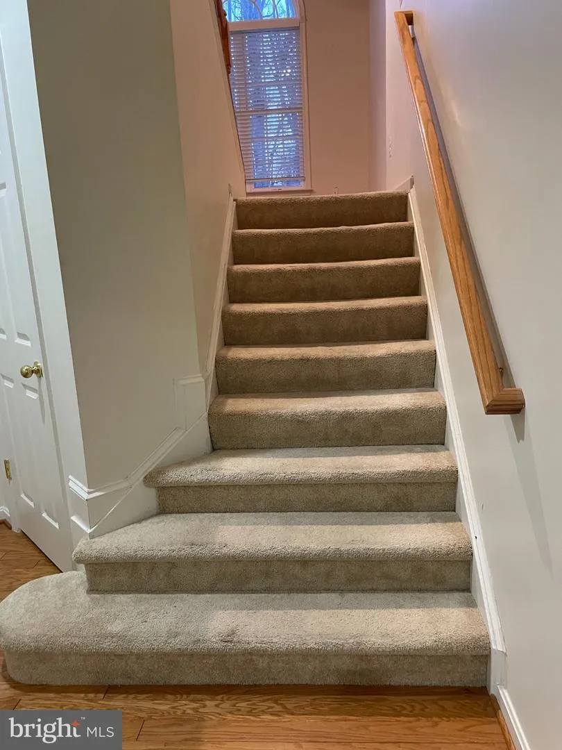 18405 SIERRA SPRINGS SQUARE Leesburg, VA 20176