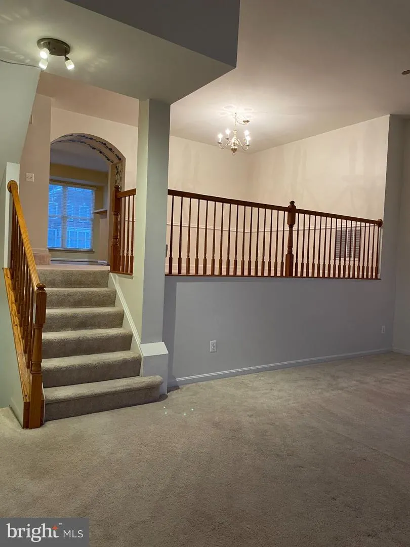 18405 SIERRA SPRINGS SQUARE Leesburg, VA 20176
