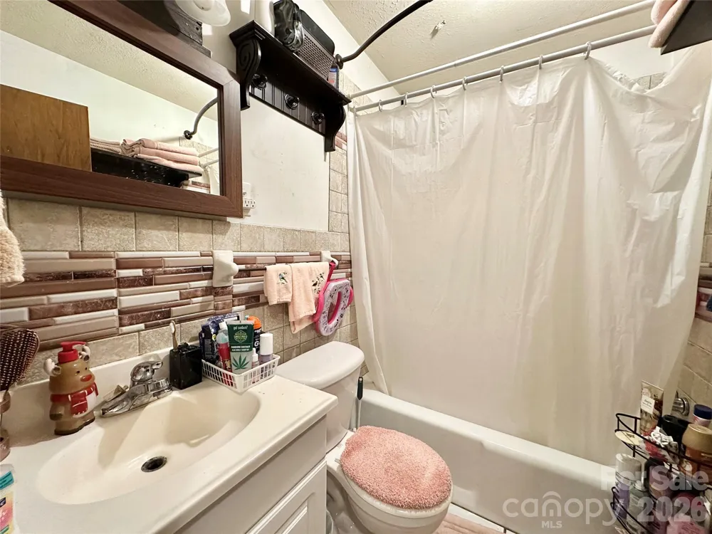 2687 Ellis Deal Avenue Valdese, NC 28690