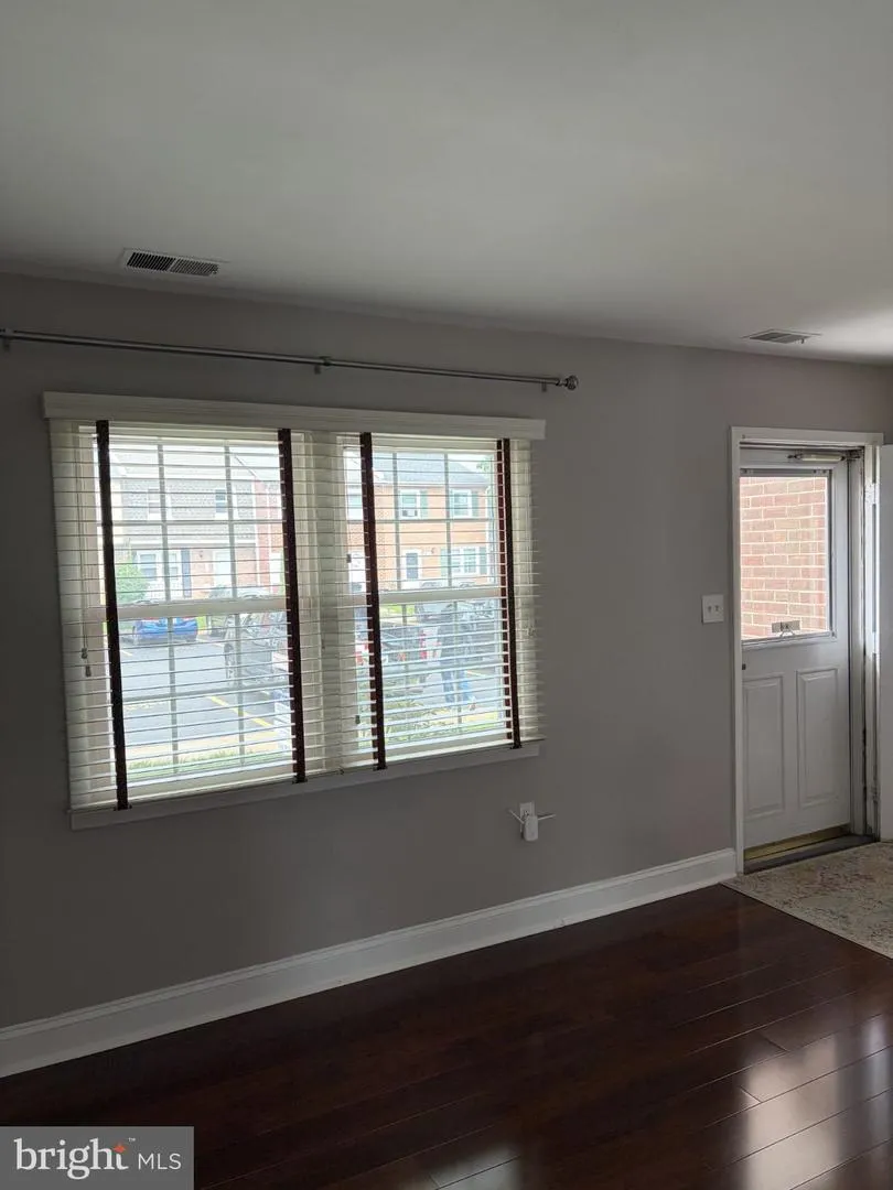 14709 ENDSLEY TURN Woodbridge, VA 22193