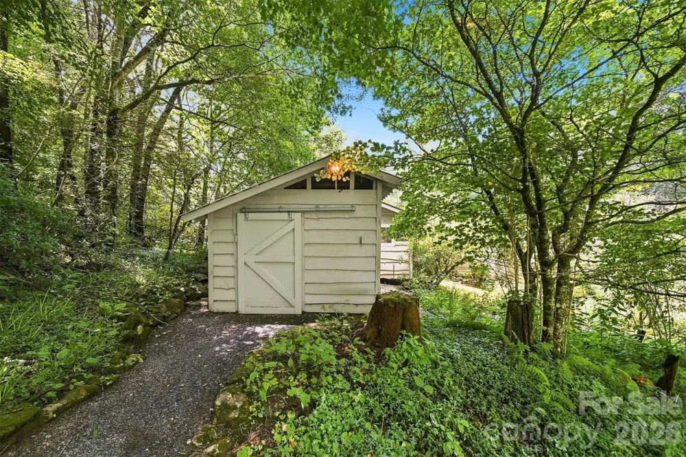 6354 Gingercake Road Newland, NC 28657