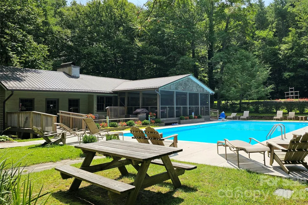 6354 Gingercake Road Newland, NC 28657