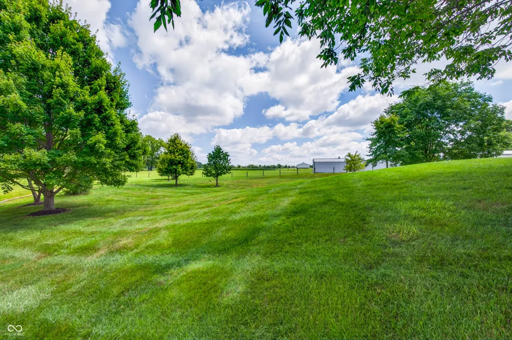 1514 Ashwood Court Greenwood, IN 46143