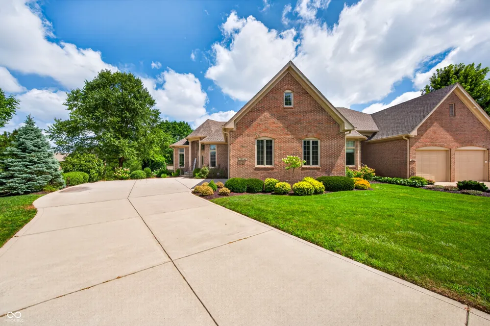 1514 Ashwood Court Greenwood, IN 46143
