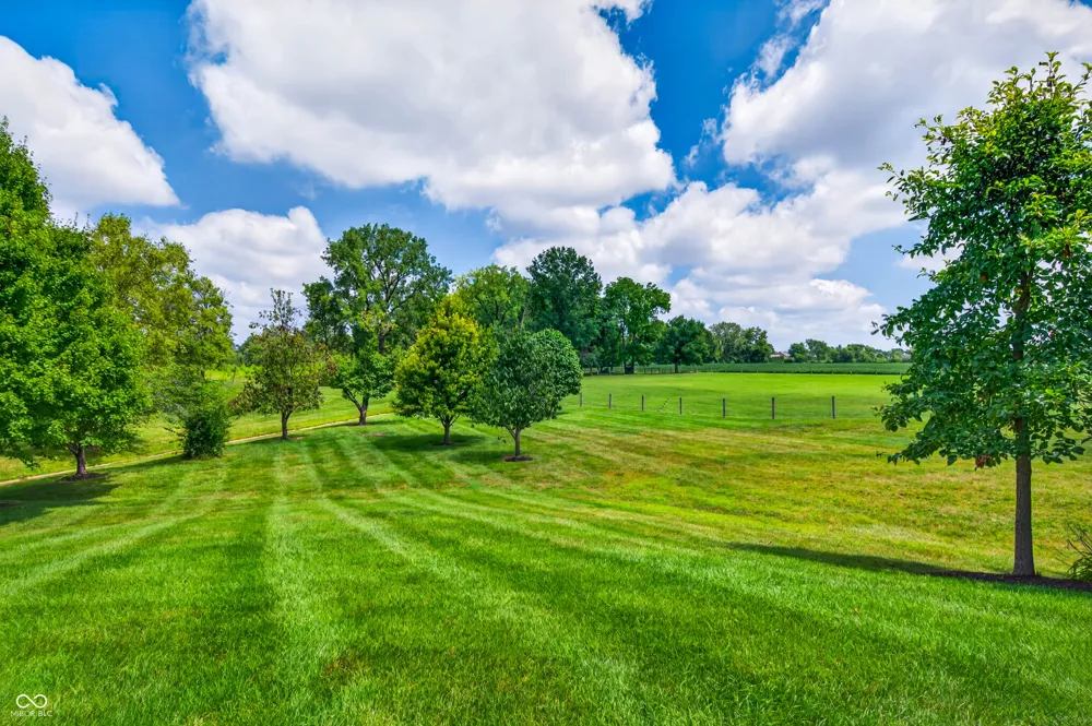 1514 Ashwood Court Greenwood, IN 46143