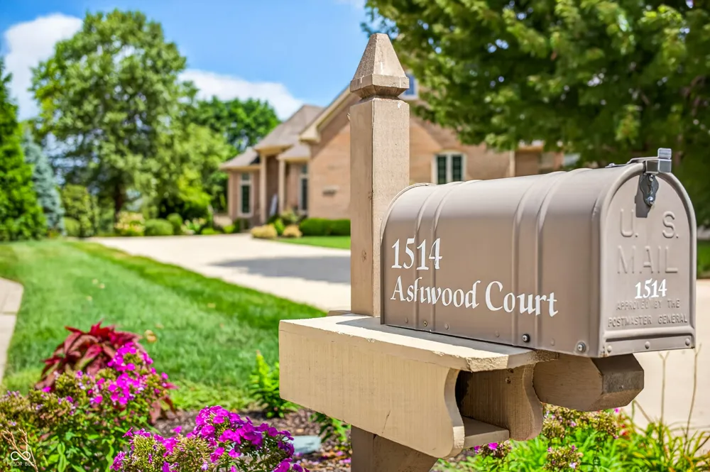 1514 Ashwood Court Greenwood, IN 46143