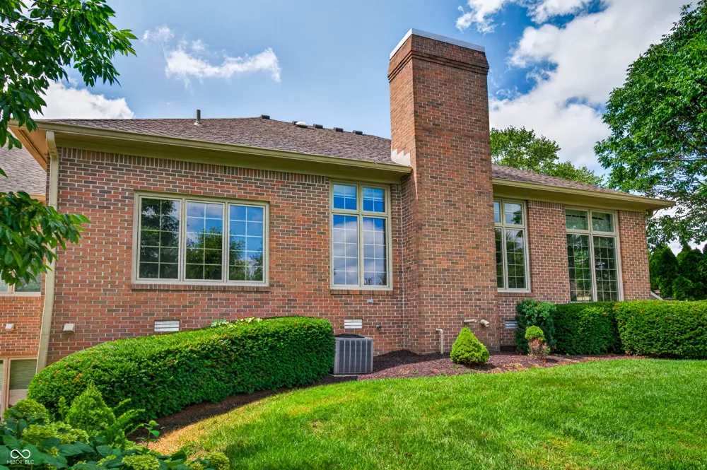 1514 Ashwood Court Greenwood, IN 46143