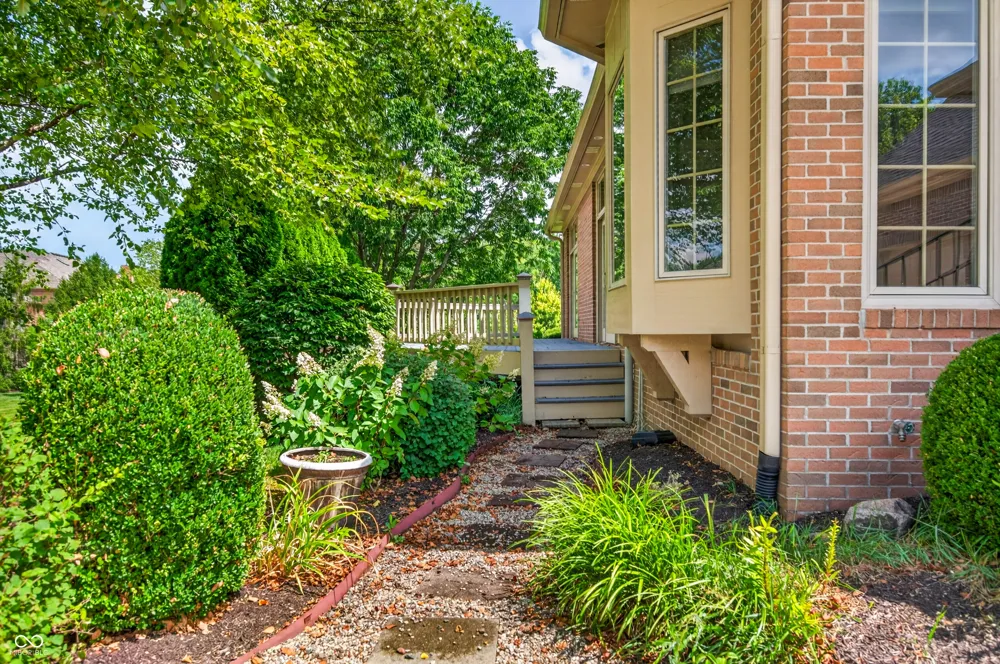 1514 Ashwood Court Greenwood, IN 46143