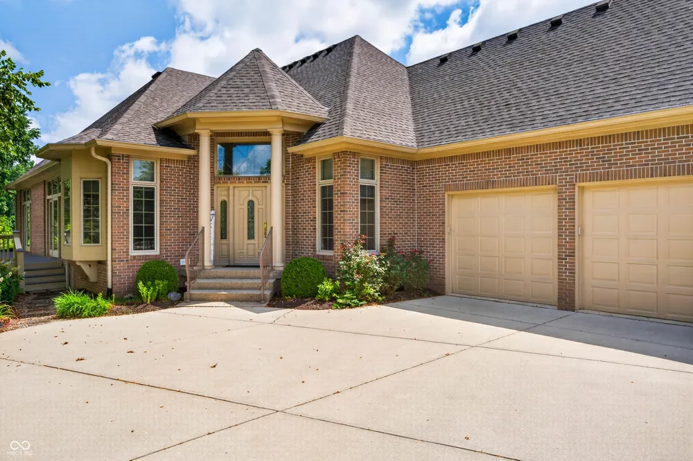 1514 Ashwood Court Greenwood, IN 46143
