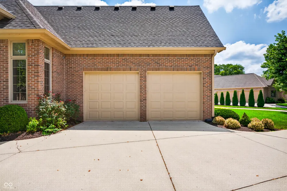 1514 Ashwood Court Greenwood, IN 46143