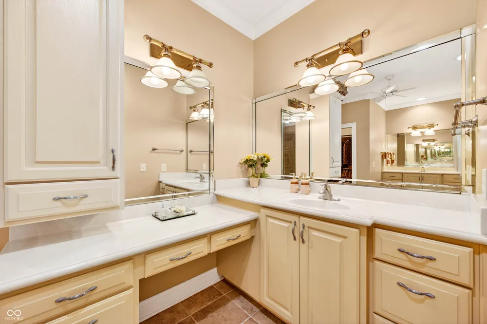 1514 Ashwood Court Greenwood, IN 46143