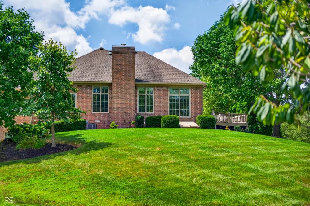 1514 Ashwood Court Greenwood, IN 46143