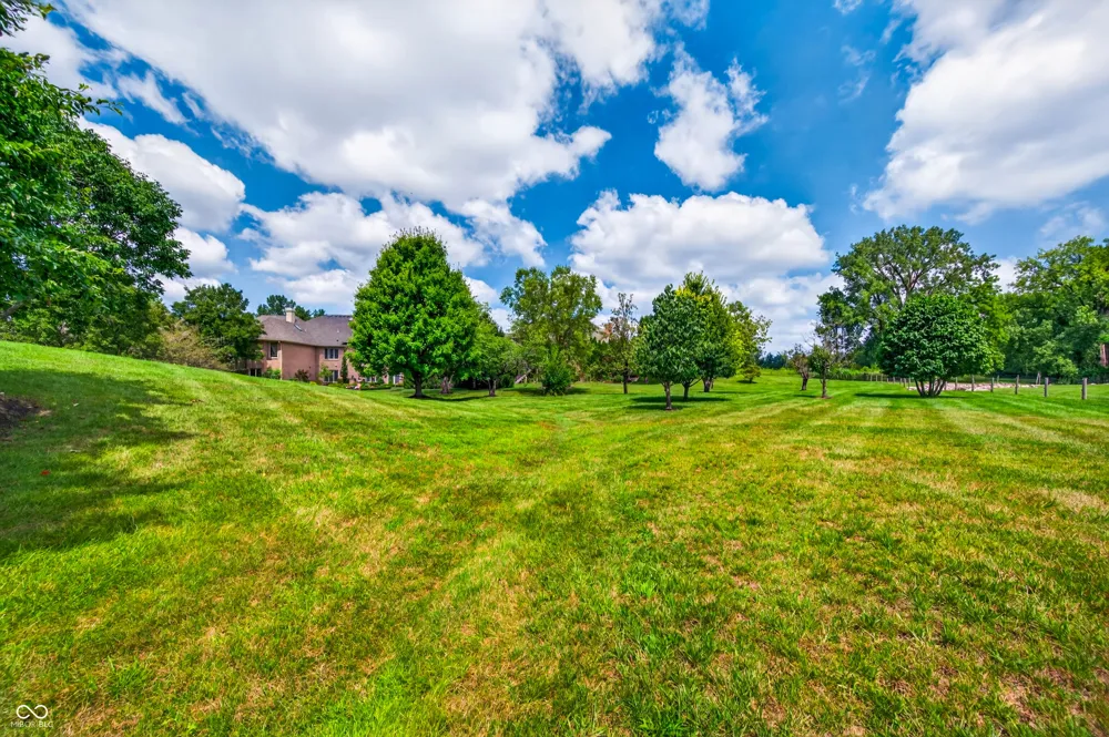 1514 Ashwood Court Greenwood, IN 46143