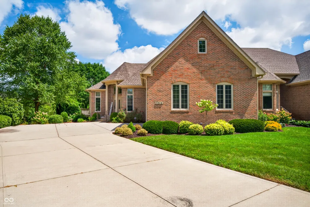 1514 Ashwood Court Greenwood, IN 46143