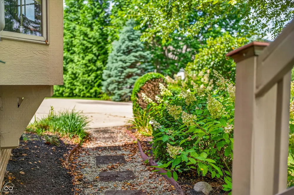 1514 Ashwood Court Greenwood, IN 46143
