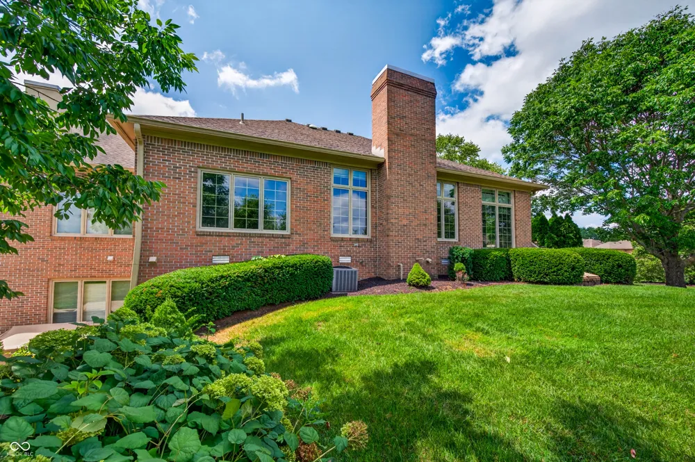 1514 Ashwood Court Greenwood, IN 46143