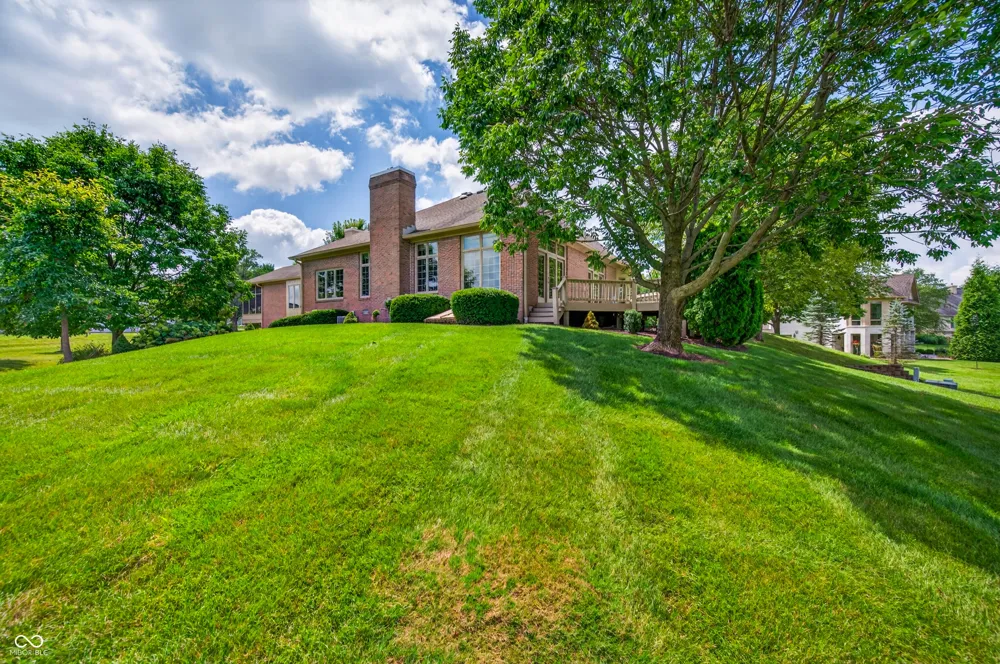 1514 Ashwood Court Greenwood, IN 46143