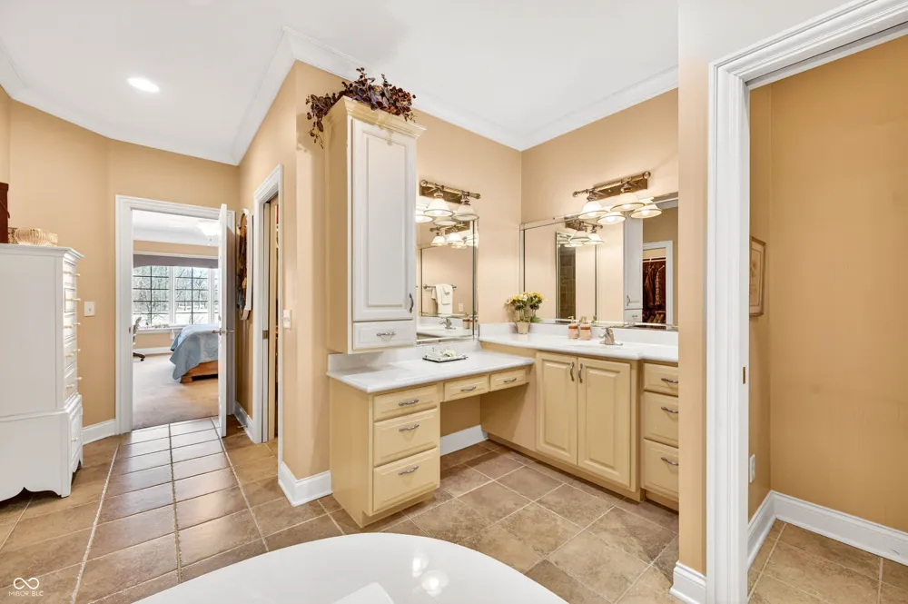 1514 Ashwood Court Greenwood, IN 46143