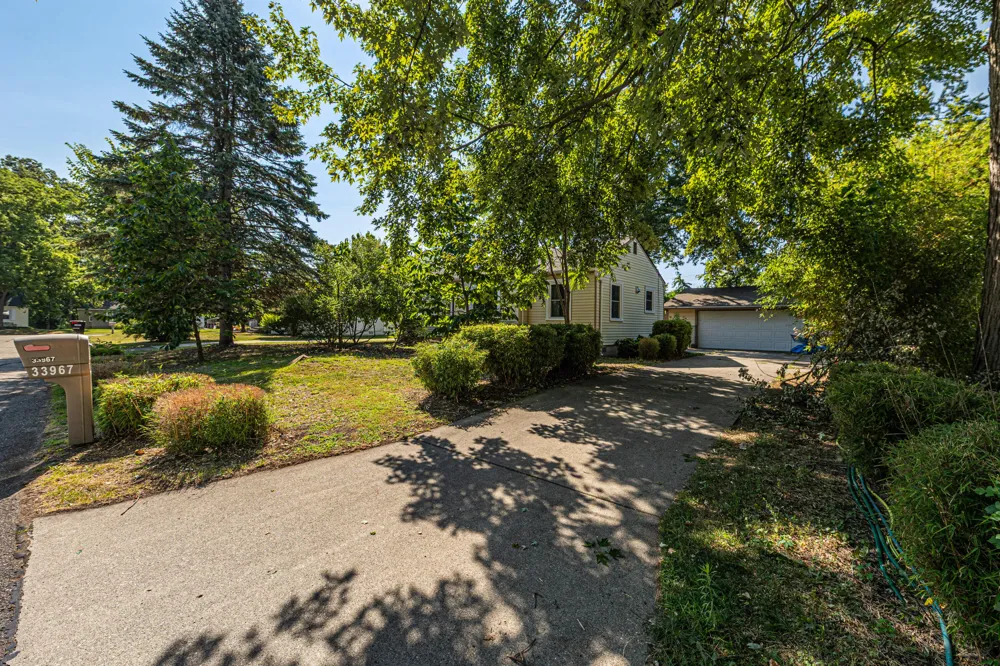 33967 Wadsworth Street Livonia, MI 48150