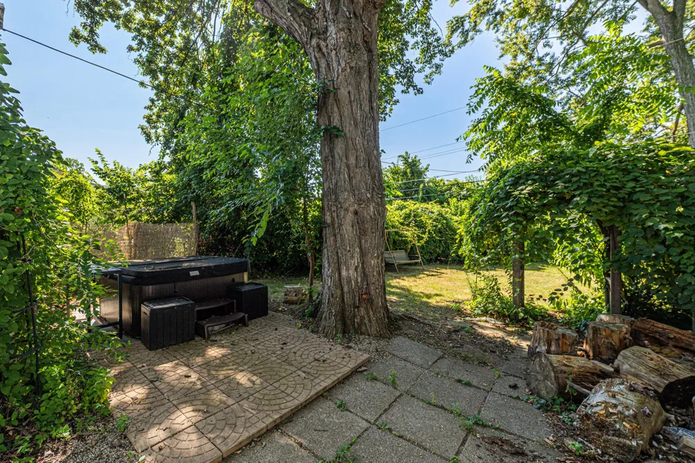 33967 Wadsworth Street Livonia, MI 48150