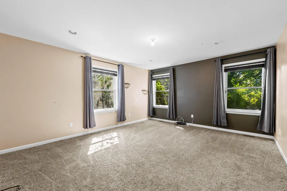 33967 Wadsworth Street Livonia, MI 48150