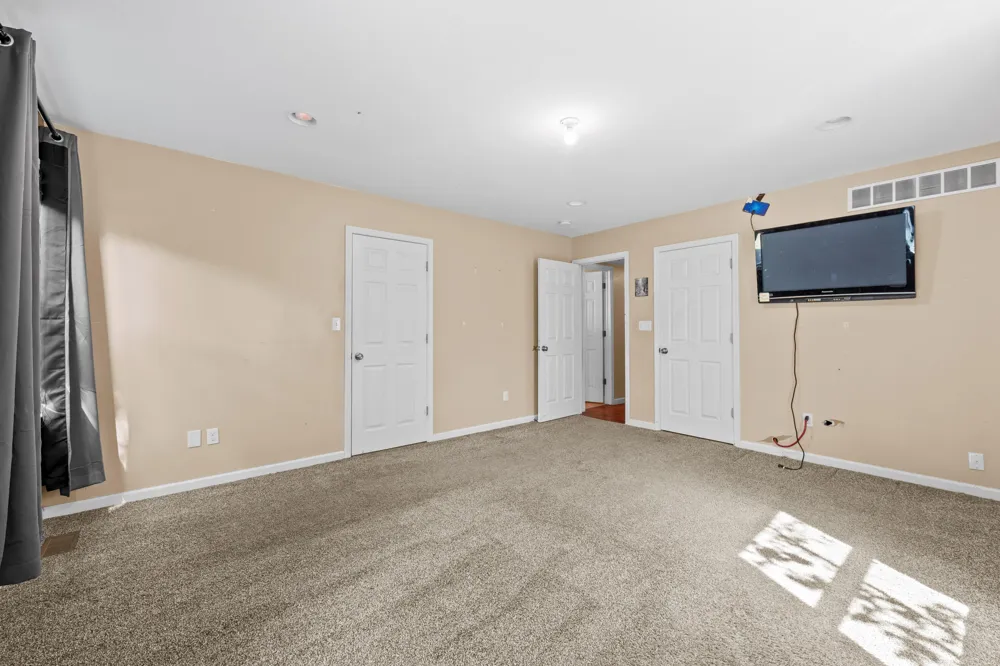 33967 Wadsworth Street Livonia, MI 48150