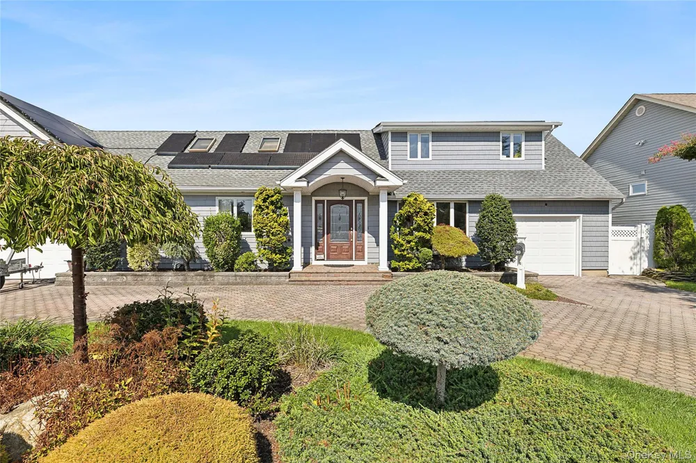 39 Jackson Place Massapequa, NY 11758
