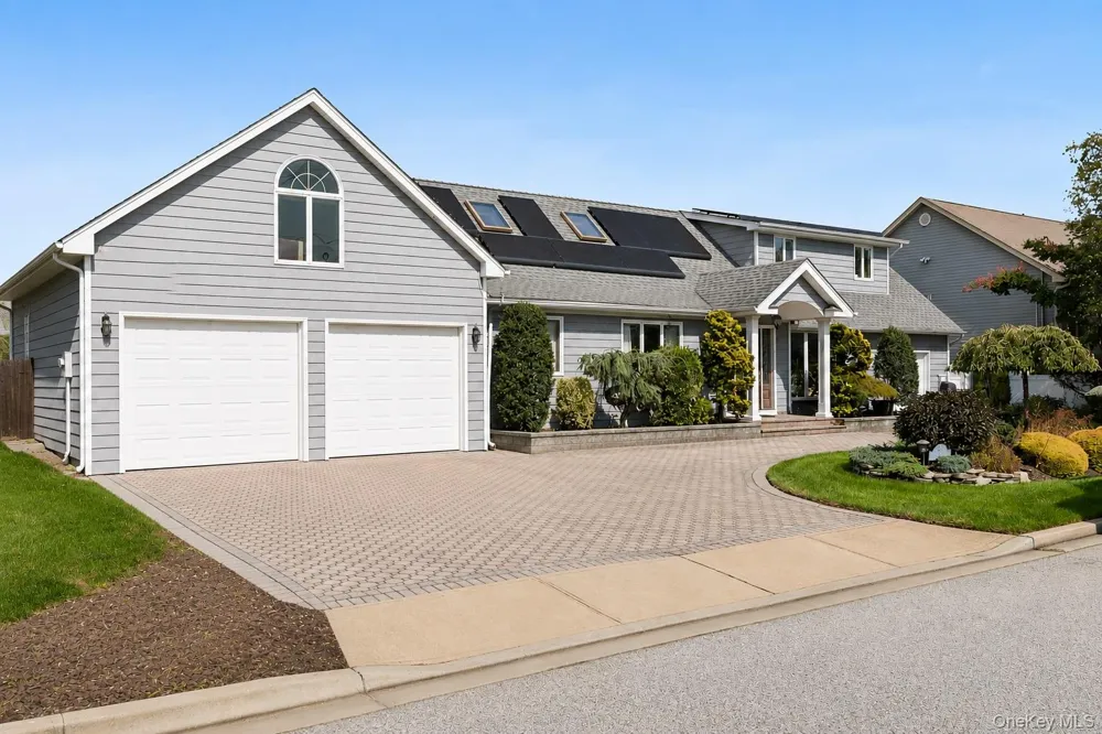 39 Jackson Place Massapequa, NY 11758
